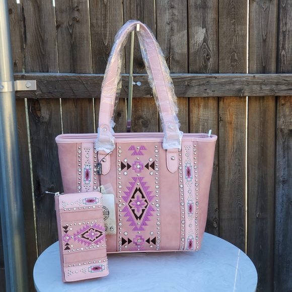 Montana West Handbags - Montana West Aztec Concealed Carry Tote+ Wallet